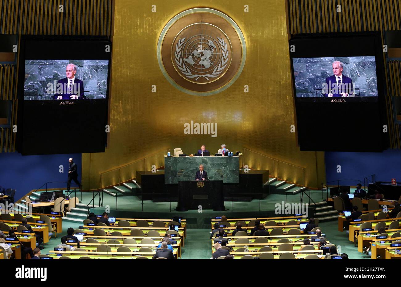 Le Premier ministre norvégien Jonas Gahr Stoere s'adresse à la session de 77th de l'Assemblée générale des Nations Unies au siège de l'ONU à New York, aux États-Unis, au 22 septembre 2022. REUTERS/Mike Segar Banque D'Images