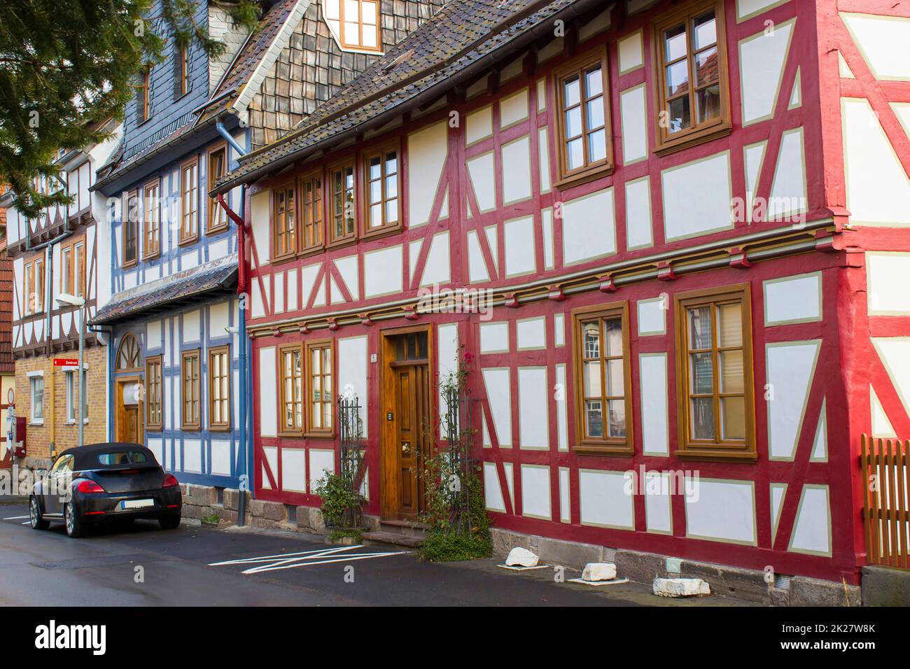 La ville de Witzenhausen dans la vallée de la Werra en Allemagne Banque D'Images