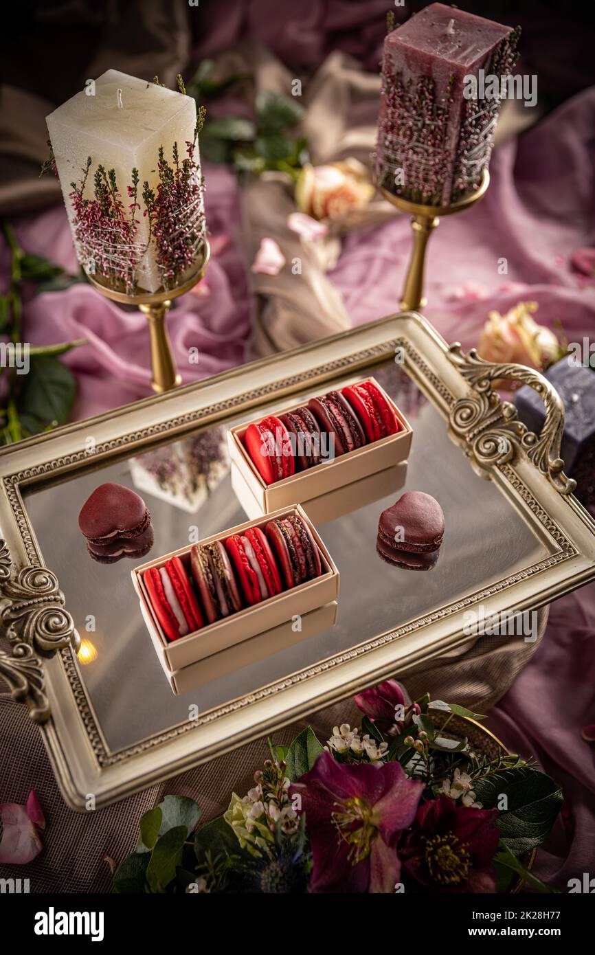 Macarons rouges et bruns Banque D'Images