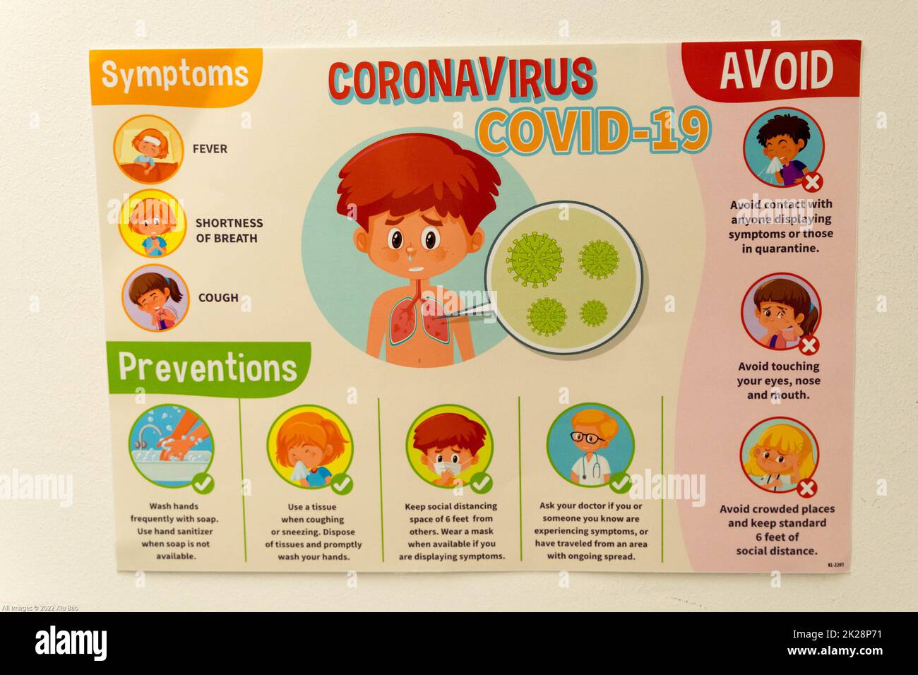 Londres Royaume-Uni, 22nd septembre 2022. L'affiche Covid-19 du South East London Clinical Commissioning Group administre le vaccin de rappel d'automne COVID-19 à des millions de personnes admissibles dans le cadre d'une campagne de vaccination vitale pour protéger la nation en prévision de l'hiver est en plein essor Credit: Xiu Bao/Alamy Live News Banque D'Images
