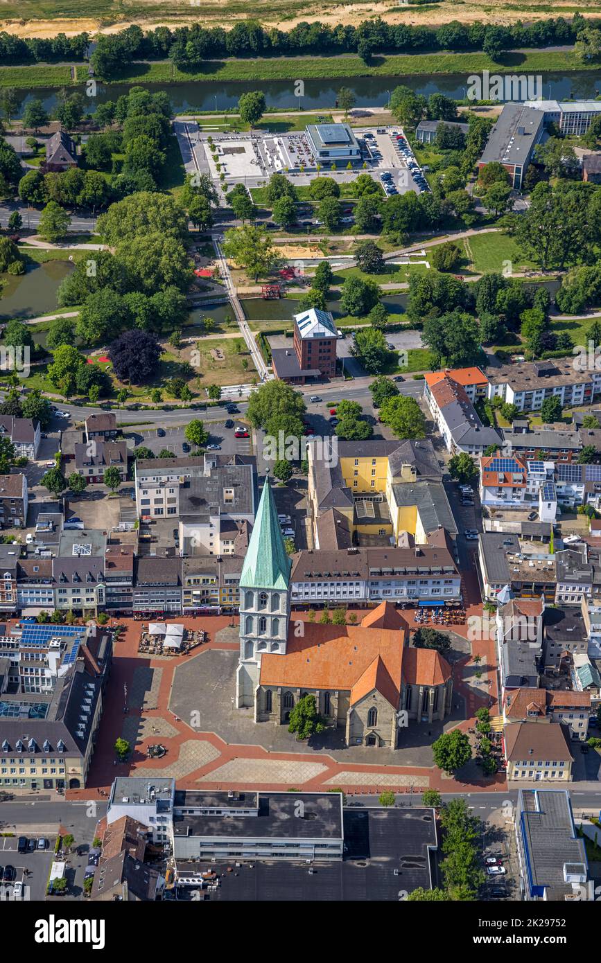 Vue aérienne, centre de sports nautiques à l'Adenauerallee ainsi que l'axe visuel avec Nordringpark et evang. Pauluskirche, centre, Hamm, région de la Ruhr, Nord Banque D'Images