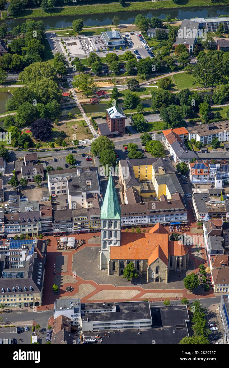 Vue aérienne, centre de sports nautiques à l'Adenauerallee ainsi que l'axe visuel avec Nordringpark et evang. Pauluskirche, centre, Hamm, région de la Ruhr, Nord Banque D'Images