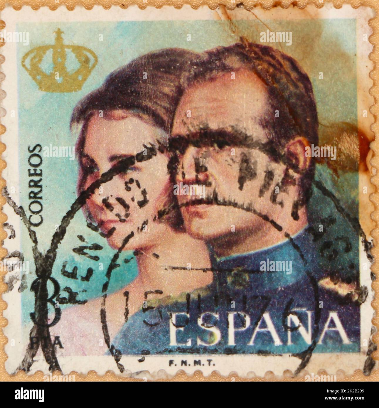 Photo of 3 pesetas Spanish postage stamp featuring an image of King Juan Carlos I Queen Sofía from 1975 the year of his proclamation as king of Spain Banque D'Images