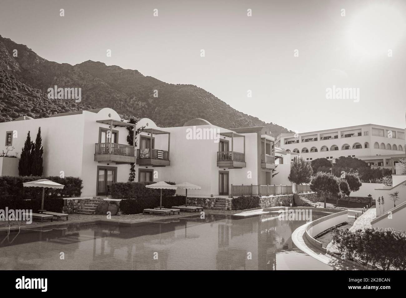 Stations balnéaires et plages avec chaises longues et parasols Kos Grèce. Banque D'Images