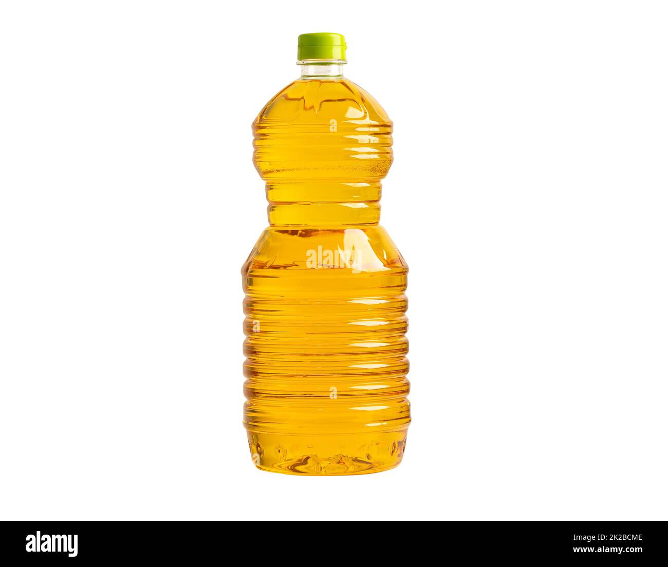 Huile végétale à l'huile d'olive dans une bouteille différente pour la cuisson isolée sur fond blanc avec passe-cheveux. Banque D'Images