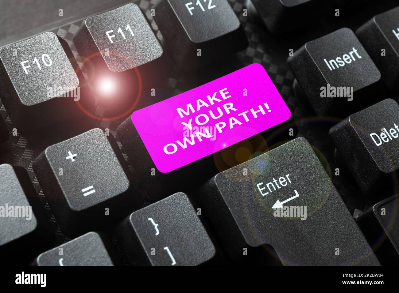 Inspiration montrant le signe faites votre propre chemin. Vitrine d'affaires décider quelle est la marque ou l'entreprise droite pour vous taper le personnage Histoire d'arrière-plan, création d'un nouveau compte de médias sociaux Banque D'Images