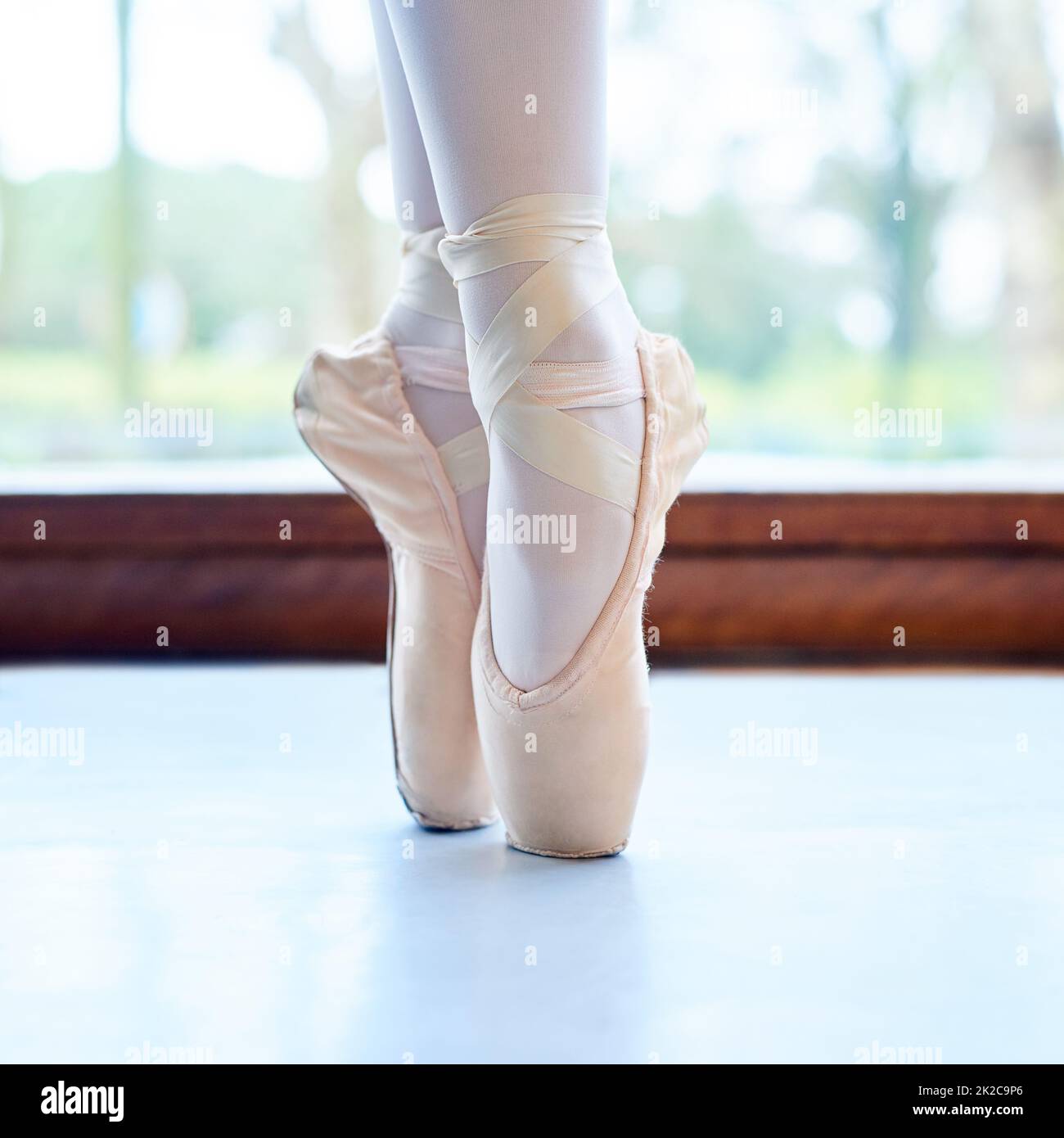Ballet dancer foot on point Banque de photographies et d'images à haute  résolution - Alamy