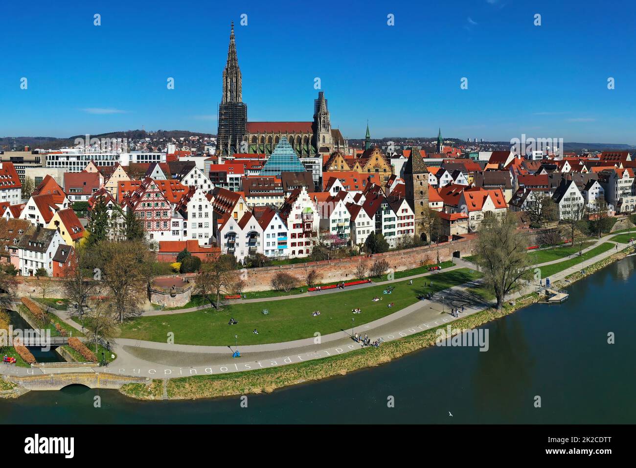 Vue aérienne de Ulm Minster quand le temps est agréable Banque D'Images