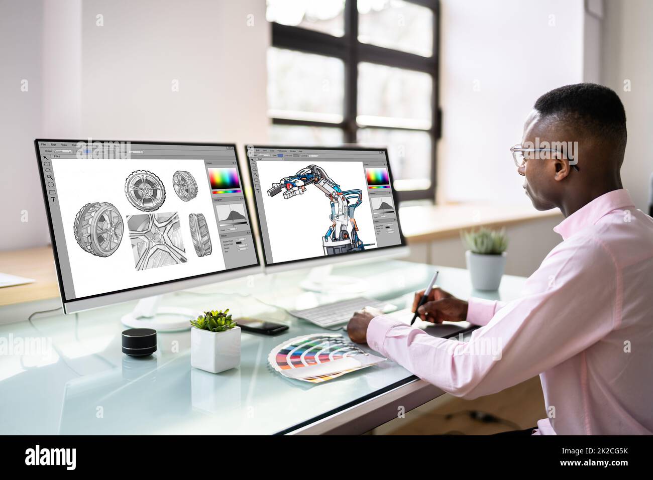 Graphiste artiste travaillant Banque D'Images