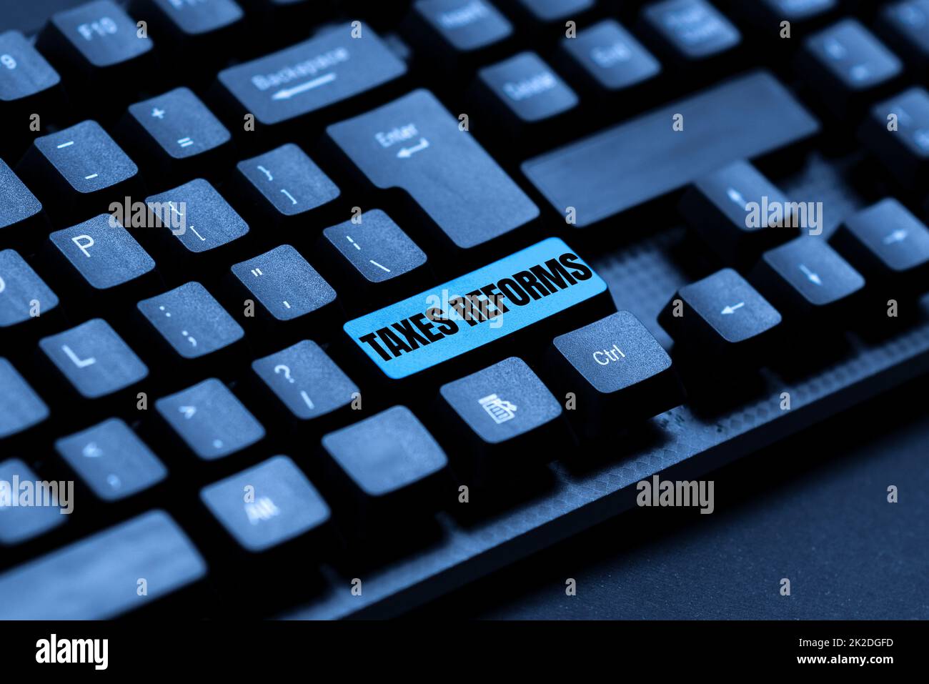 Légende du texte présentant les réformes fiscales. Business Showcase gérer les taxes perçues dans un processus plus efficace idées de programme de traitement de texte, concept de mise à jour de programmation de journalisation Banque D'Images