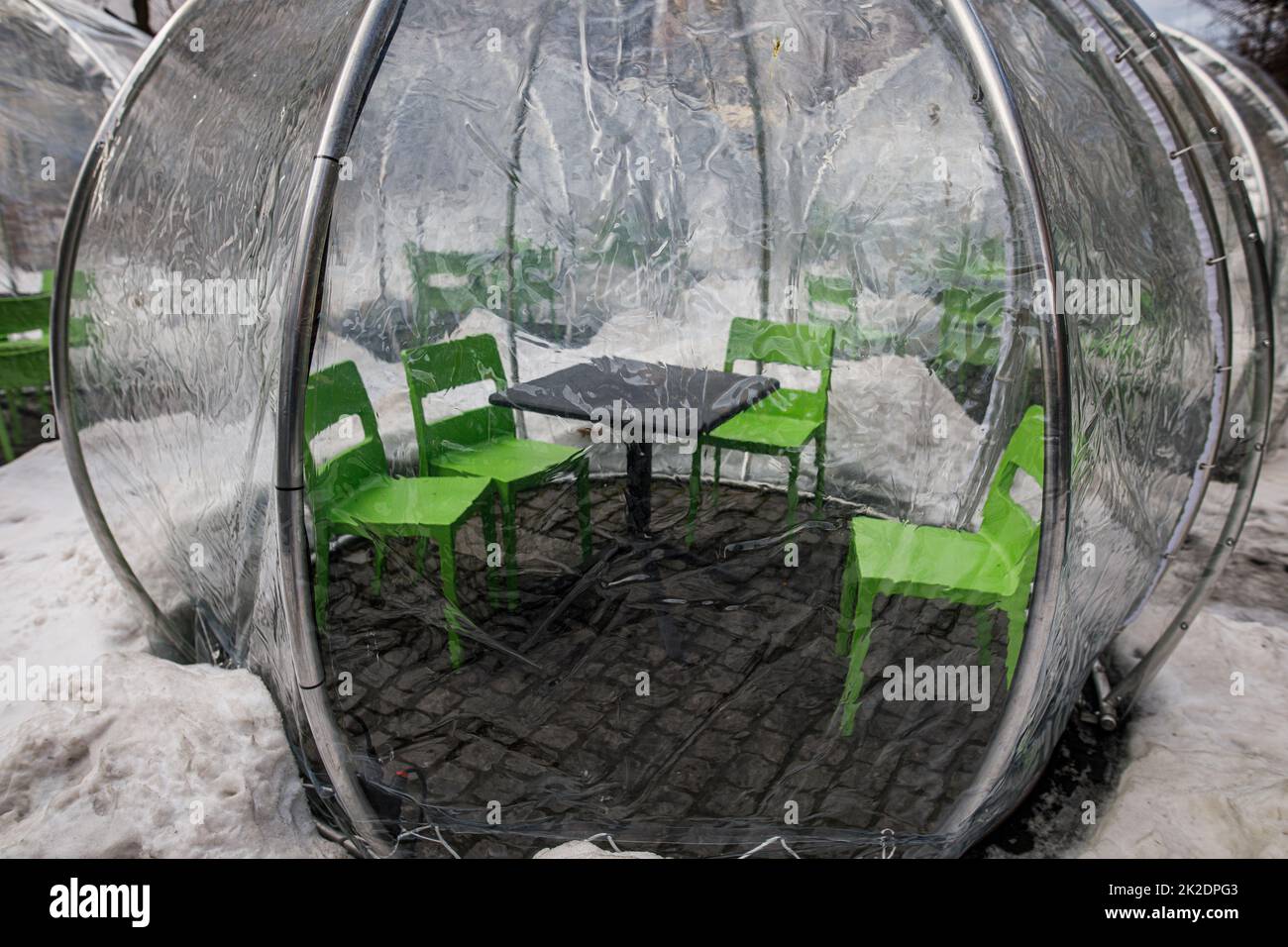 Transparent tent Banque de photographies et d'images à haute résolution -  Alamy