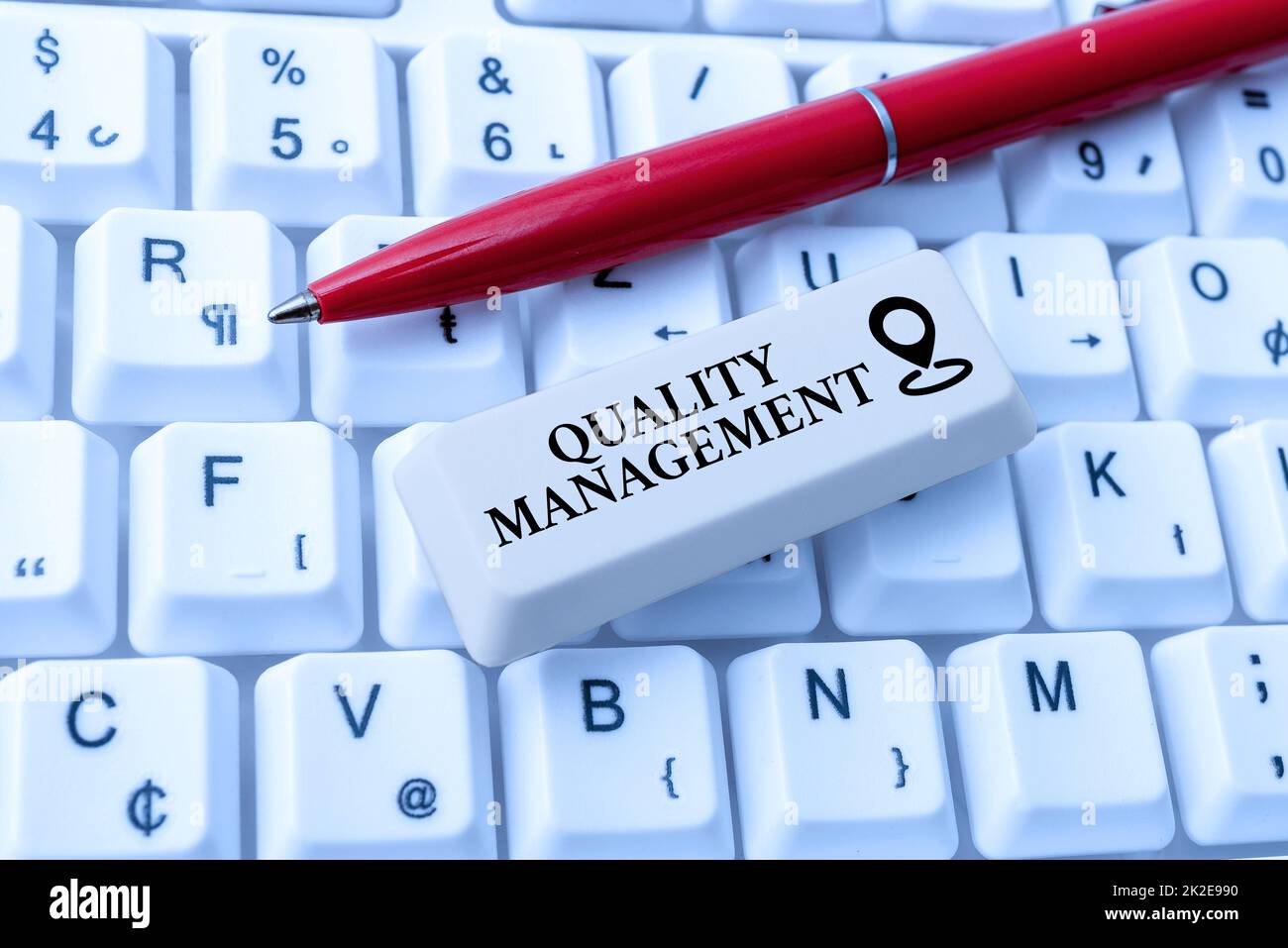 Légende présentant la gestion de la qualité. Concept Internet maintenir le niveau d'excellence Services de produits de haute qualité mise en forme et compilation des données en ligne, feuille de calcul de modification des résumés Banque D'Images