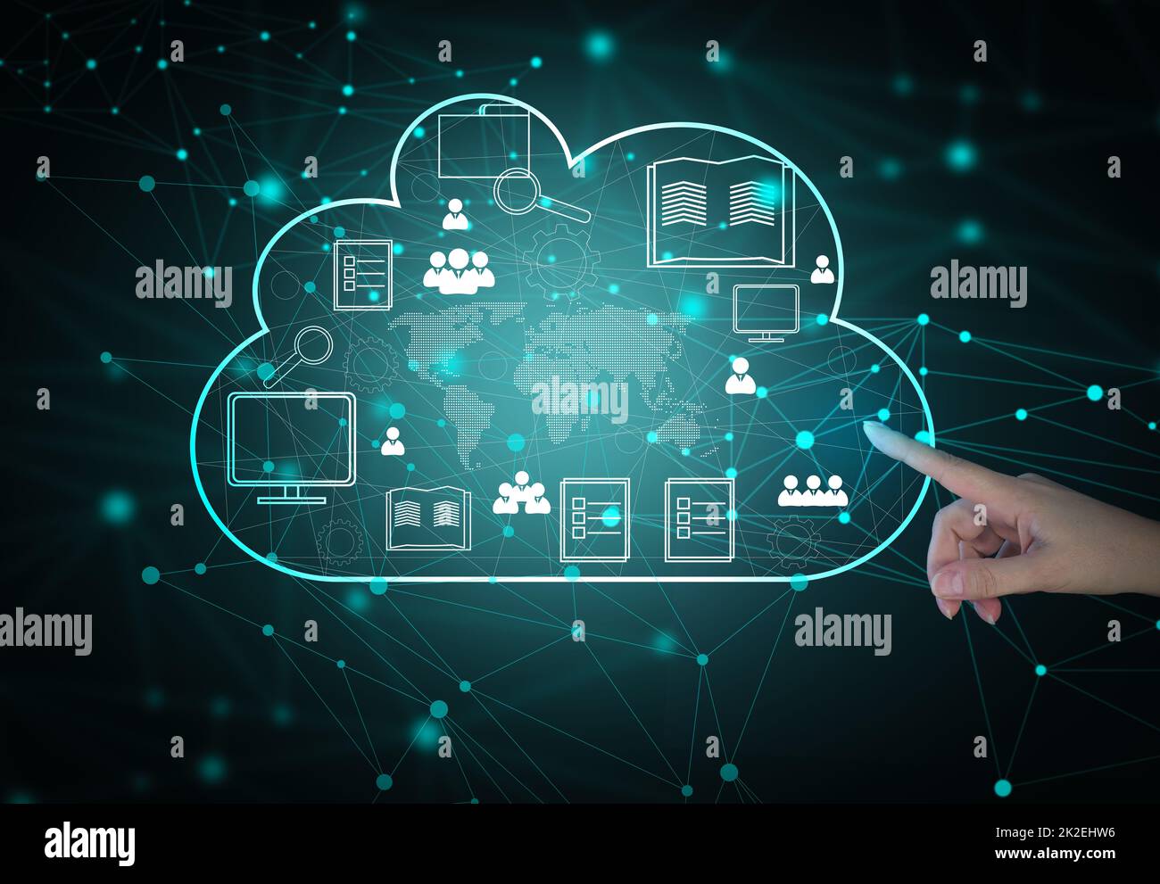 Le stockage de données dans le cloud et la main d'homme d'affaires. Échange d'informations et stockage sécurisé des données. Serveur Cloud et haute technologie Banque D'Images