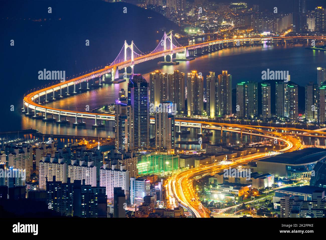 La ville de Busan Gwangan Bridge at night Banque D'Images