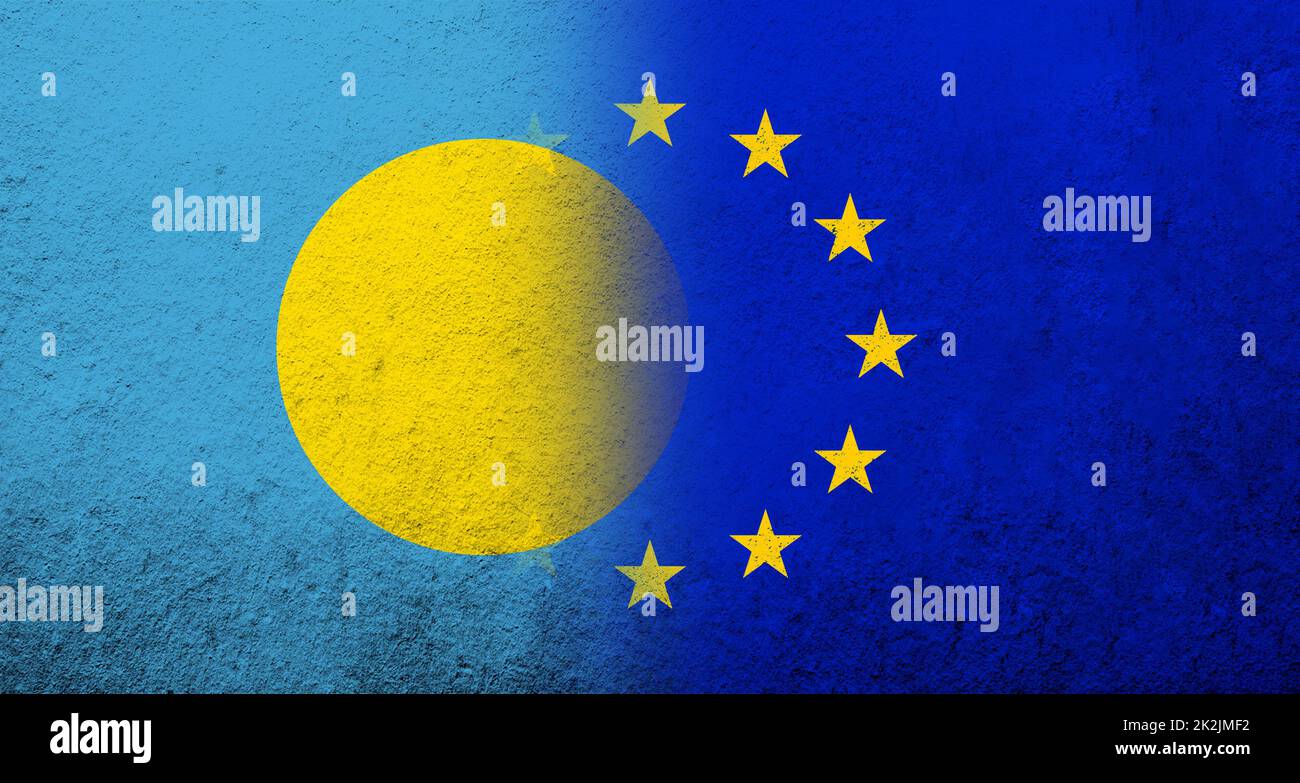 Drapeau de l'Union européenne avec drapeau national des Palaos. Grunge l'arrière-plan Banque D'Images