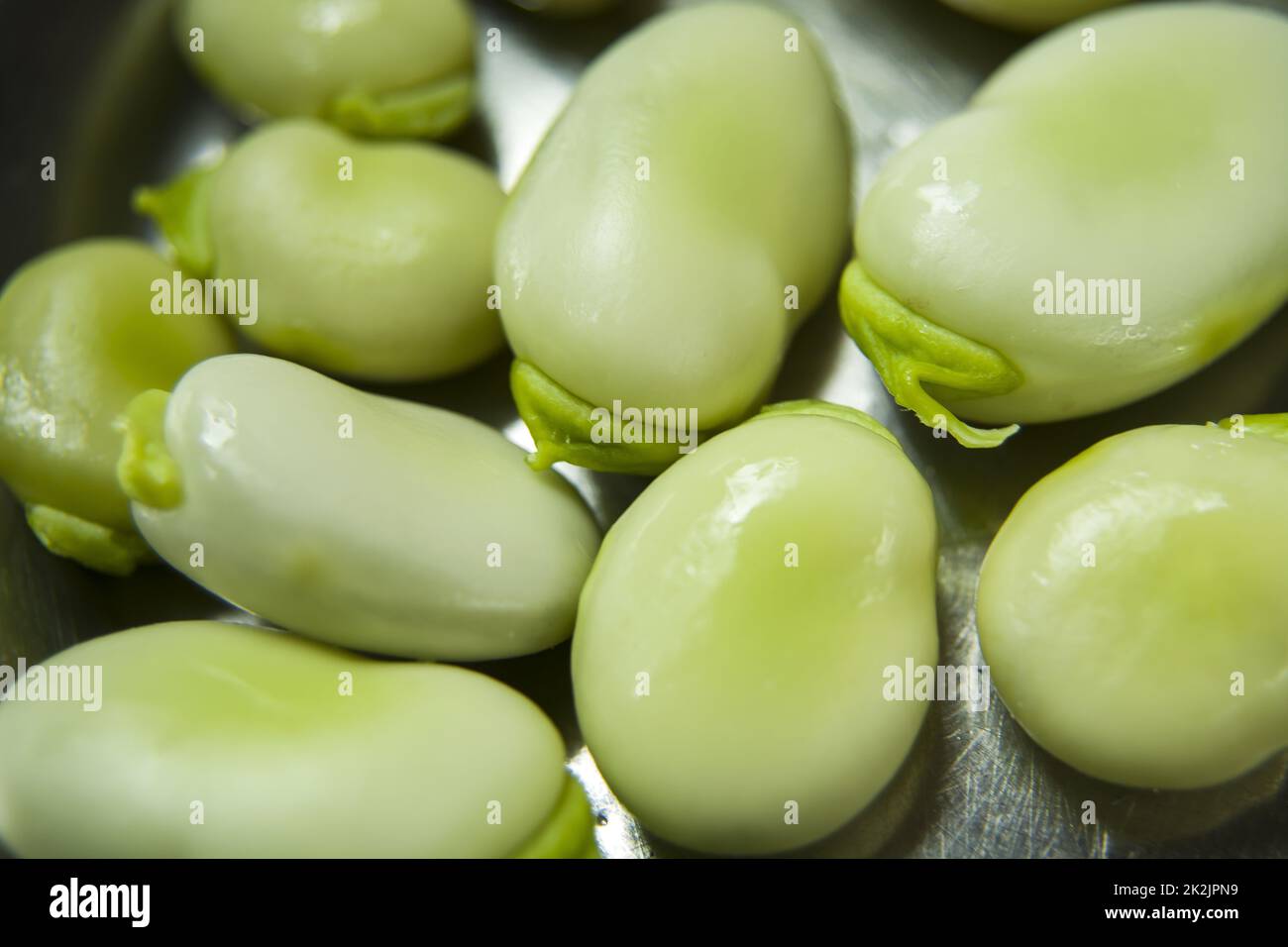 Gros plan sur les haricots verts bruts, vue du dessus Banque D'Images