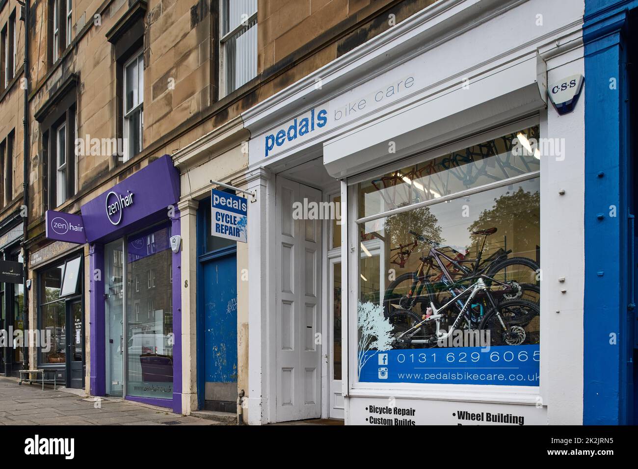 Edinburgh, Écosse, Royaume-Uni, 22 septembre 2022. Vue générale de Pedles Bike Care, magasin de vélos, place Bruntsfield. Credit sst/alamy Live news Banque D'Images