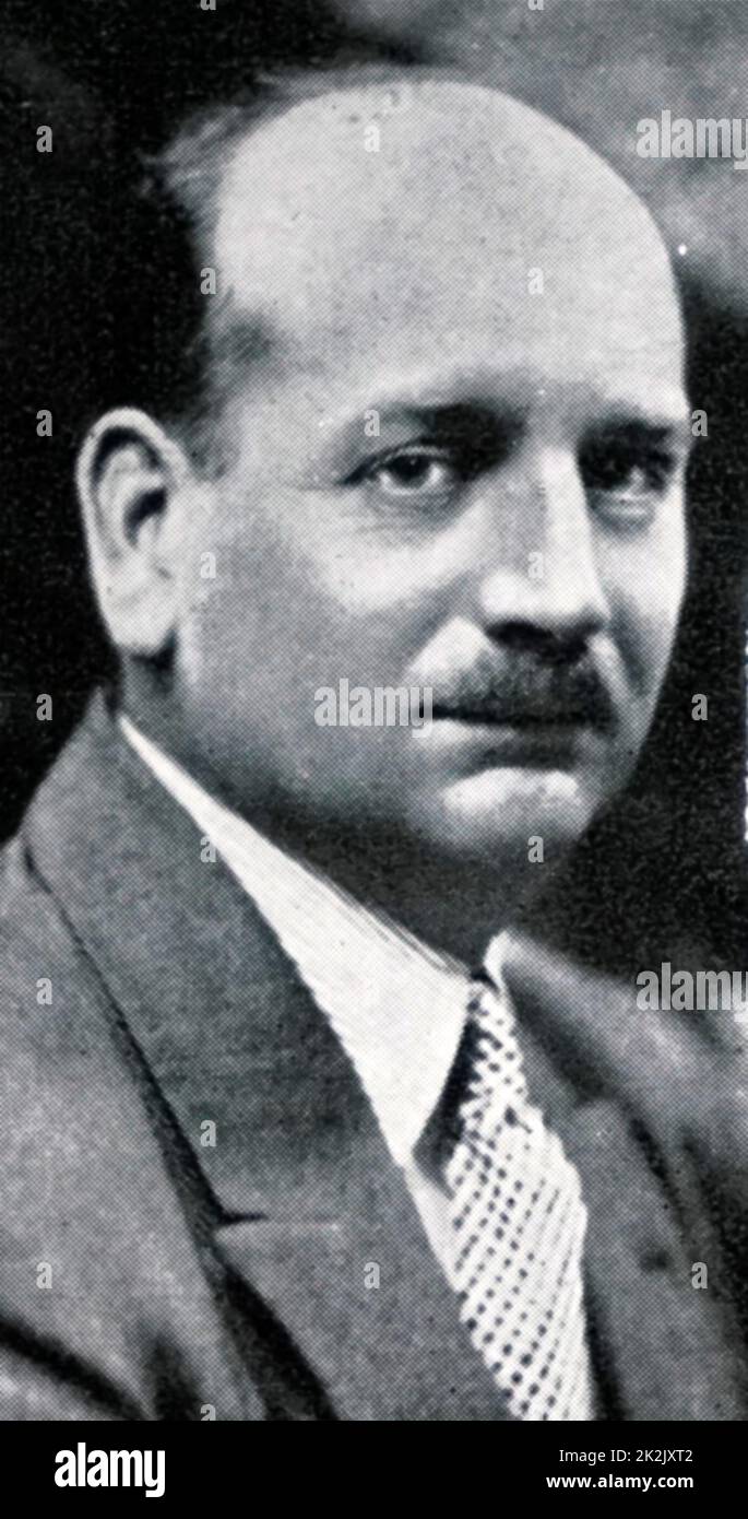 Photographie de Pierre-Étienne Flandin (1889-1958) un homme politique français de la Troisième République. En date du 20e siècle Banque D'Images