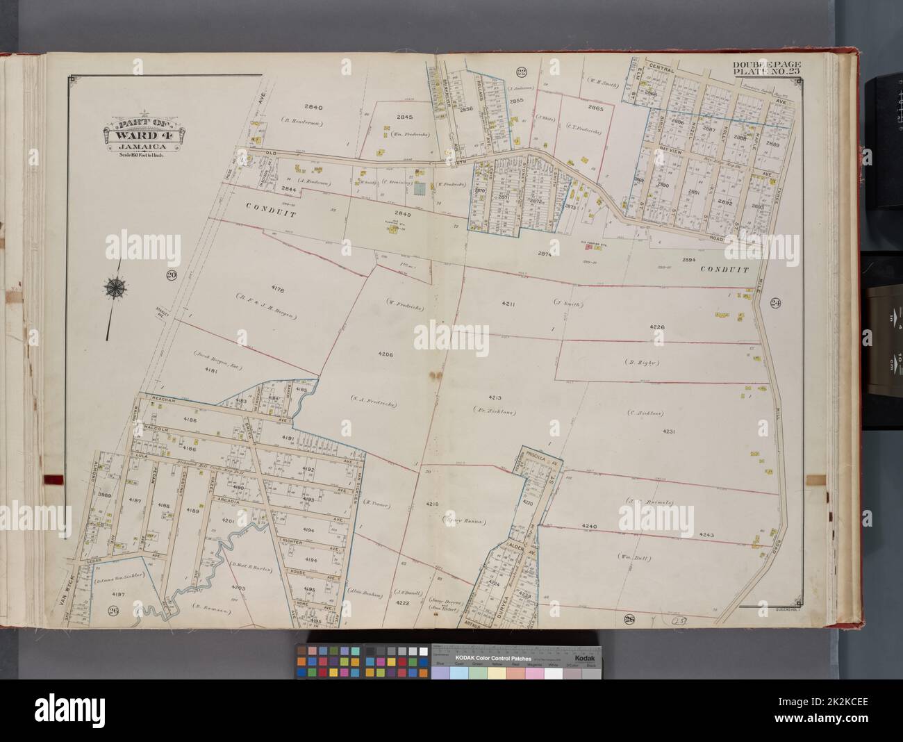 Cartographie, cartes. 1913. Lionel Pincus et Princess Firyal Map Division. Queens (New York, N.Y.), immeuble , New York (État) , New York , Queens (Borough) Queens, V. 1, Double page plate no 23; partie de la Jamaïque, quartier 4; carte délimitée par Old South Rd., Central Ave., Three Mile Mill Rd., Home Ave., Cedar Ave., Van Wyck Ave Banque D'Images
