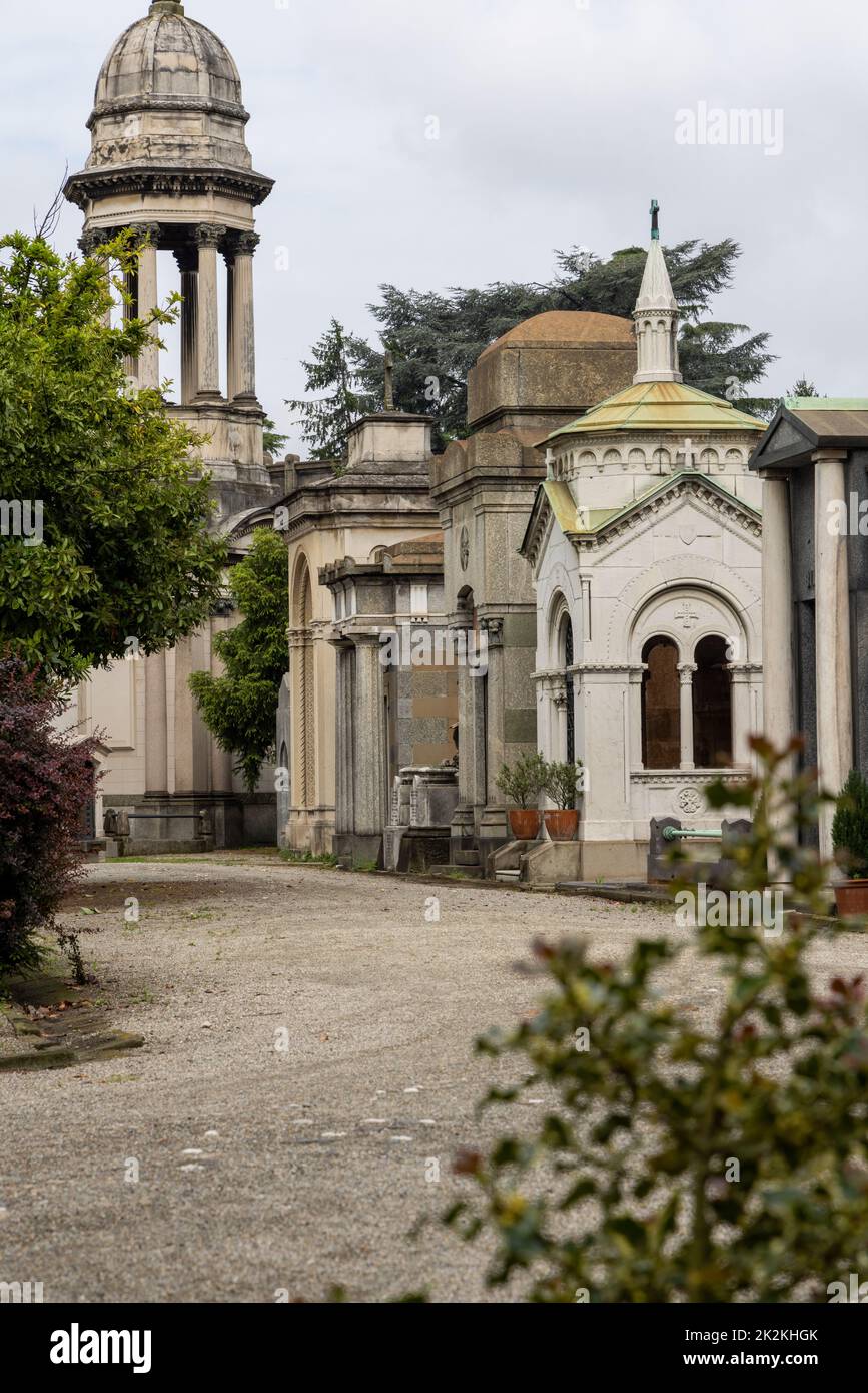 Cimetière monumental de Milan (Cimitero Monumentale di Milano) est l'un des deux plus grands cimetières de Milan, en Italie, avec de nombreuses sculptures et œuvres d'art. Banque D'Images