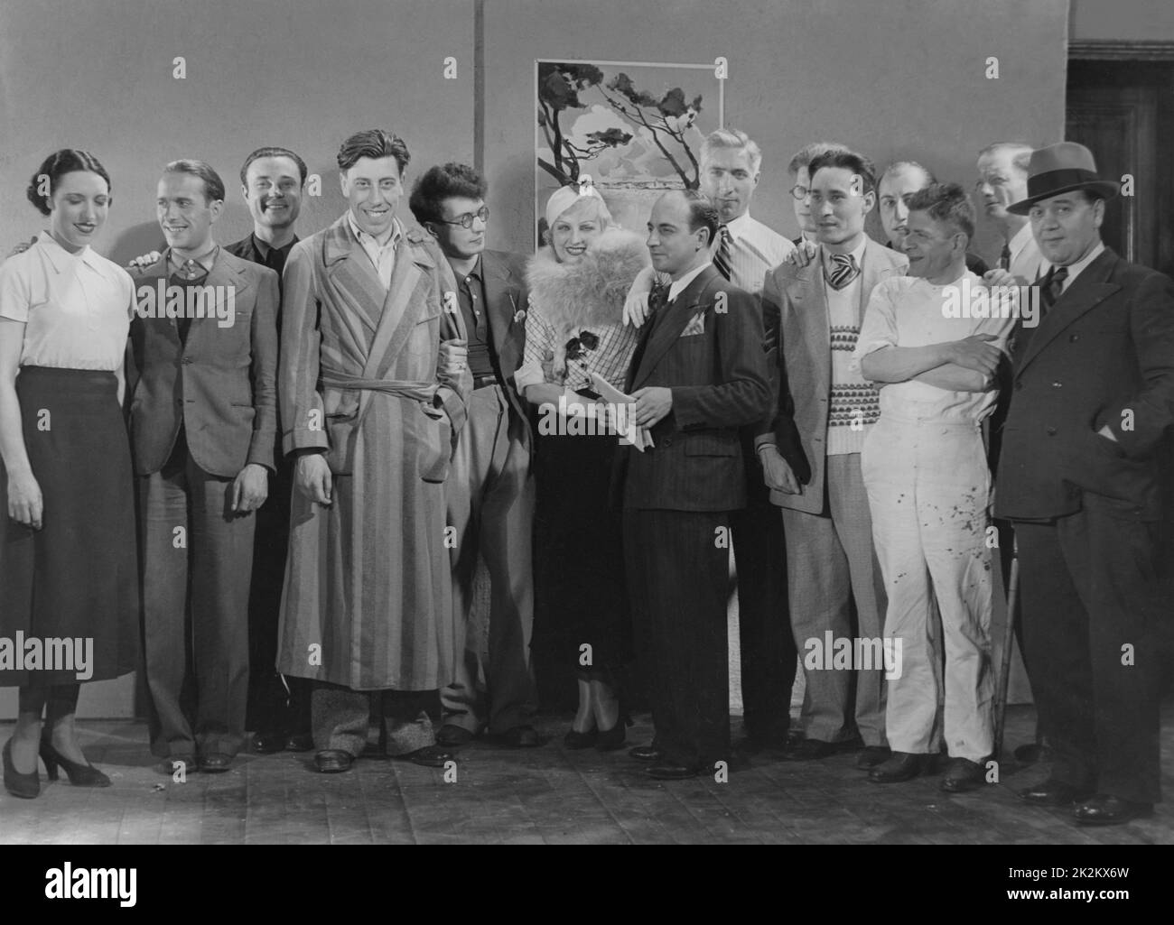 Les Bleus de la Marine Bleu de gauche à droite : acteurs français Andrex, Fernandel, réalisateur Maurice Cammage, écrivain Jean Manse, actrice Colette Darfeuil Banque D'Images