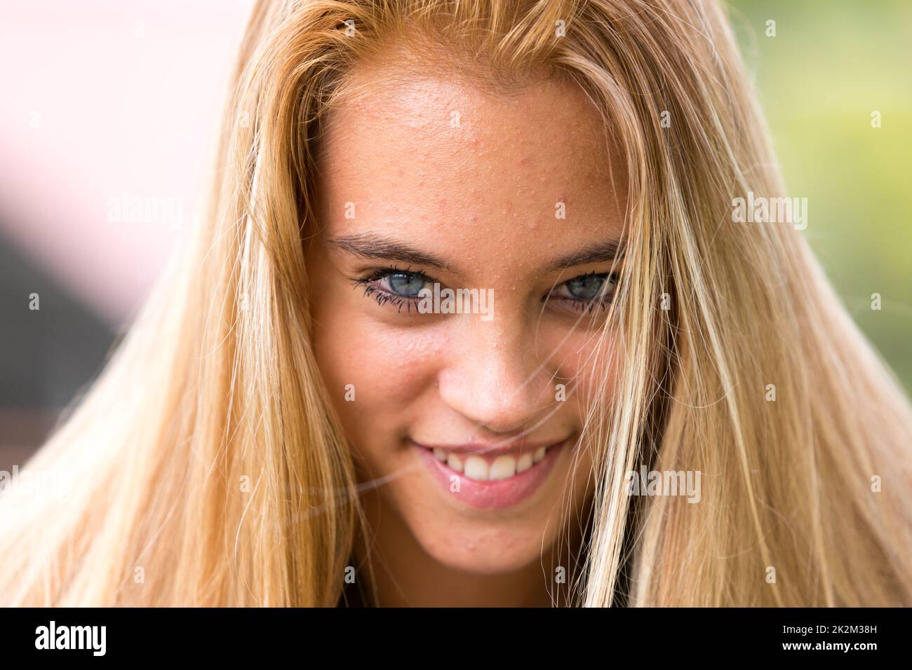 jeune belle fille avec des taches Banque D'Images