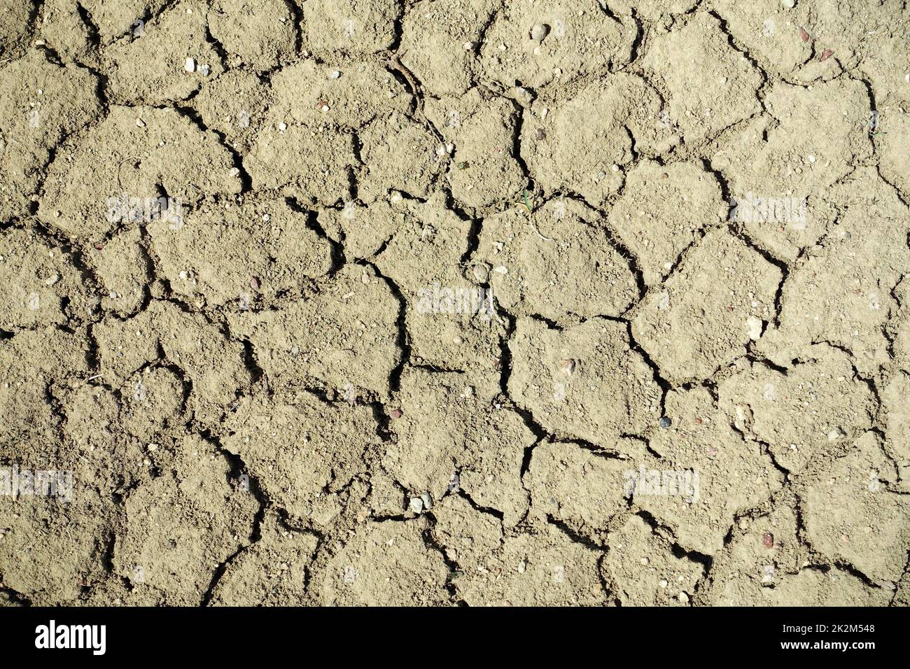 Craquage et fractionnement des sols dus à la soif, à l'érosion des sols et à la sécheresse, à l'érosion causée par la sécheresse et la désertification Banque D'Images
