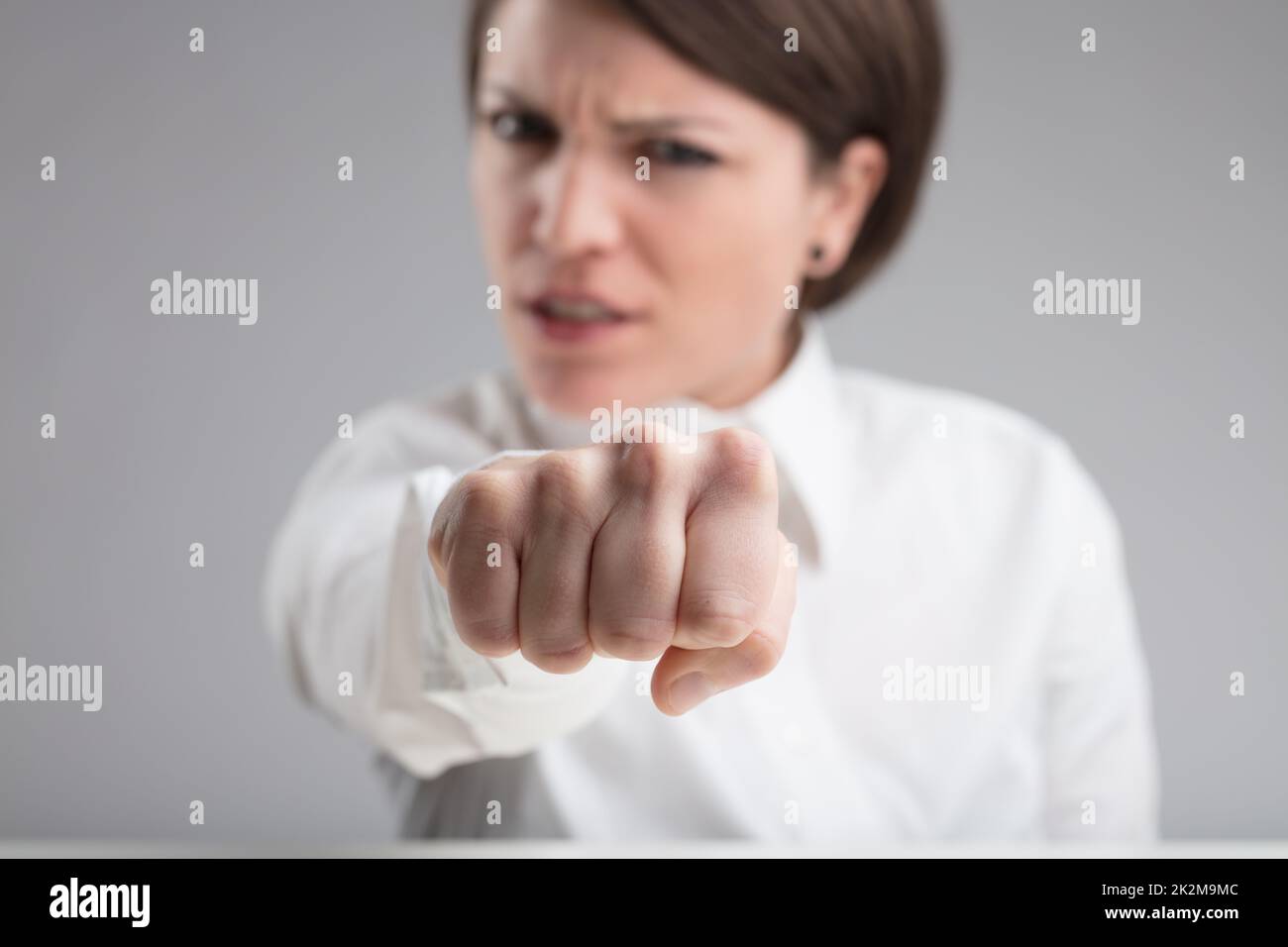Coup de poing au visage Banque de photographies et d’images à haute résolution Alamy