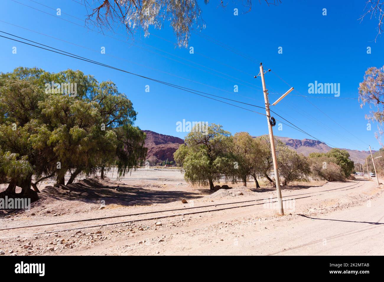 Vue sur la route de terre depuis Palmira, Bolivie Banque D'Images