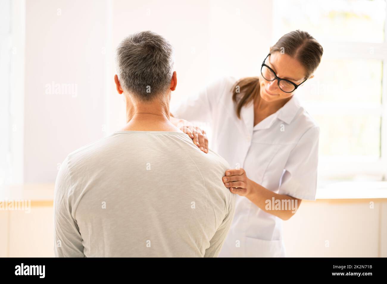 Massage physique de réadaptation sportive Banque D'Images