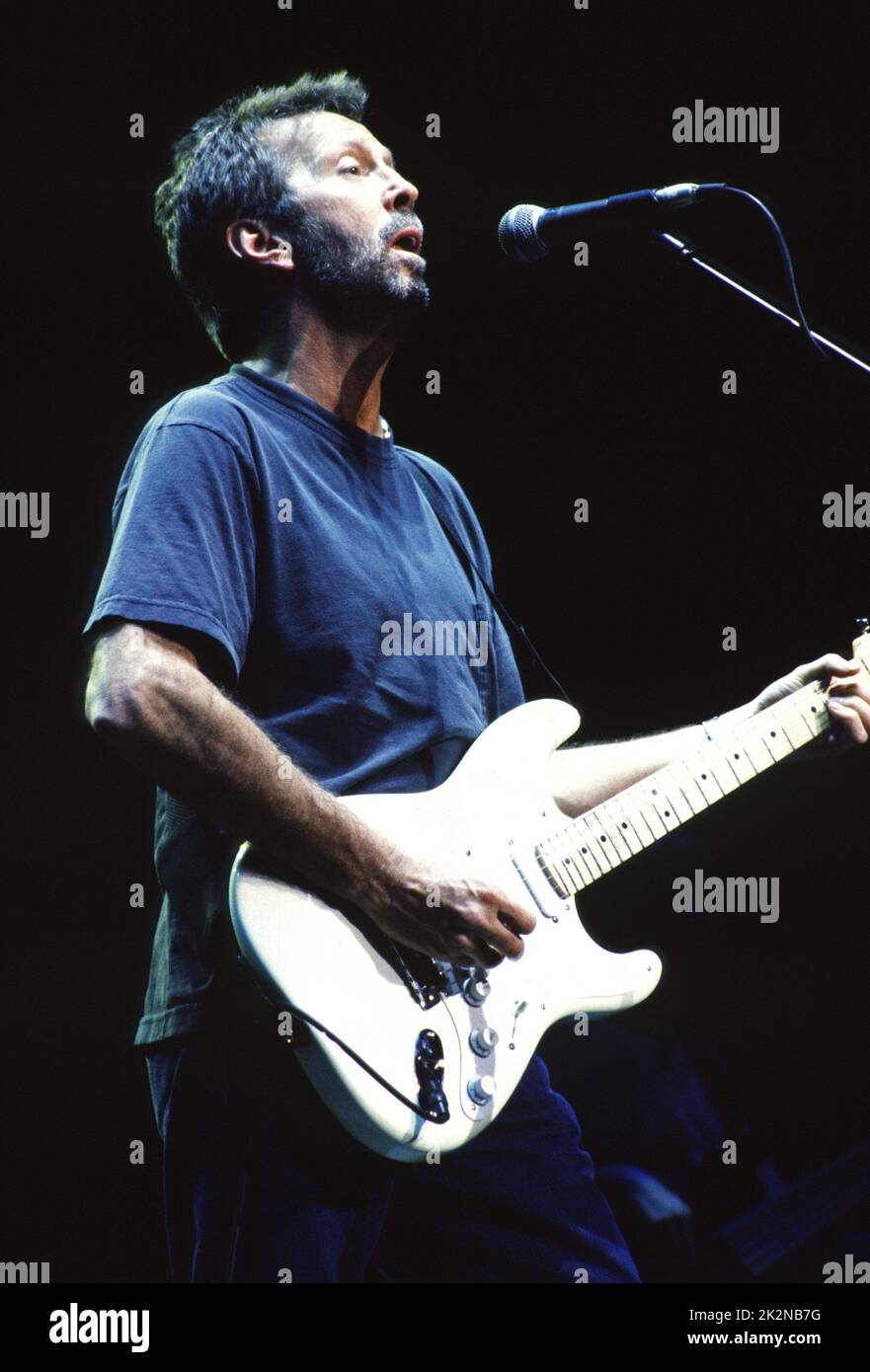 Eric Clapton en concert au Royal Albert Hall, Londres, Angleterre crédit : Mel Longhurst / Performing Arts Images www.performingartsimages.com Banque D'Images