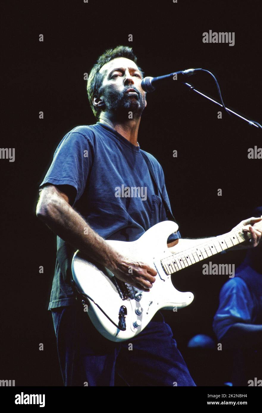 Eric Clapton en concert au Royal Albert Hall, Londres, Angleterre crédit : Mel Longhurst / Performing Arts Images www.performingartsimages.com Banque D'Images