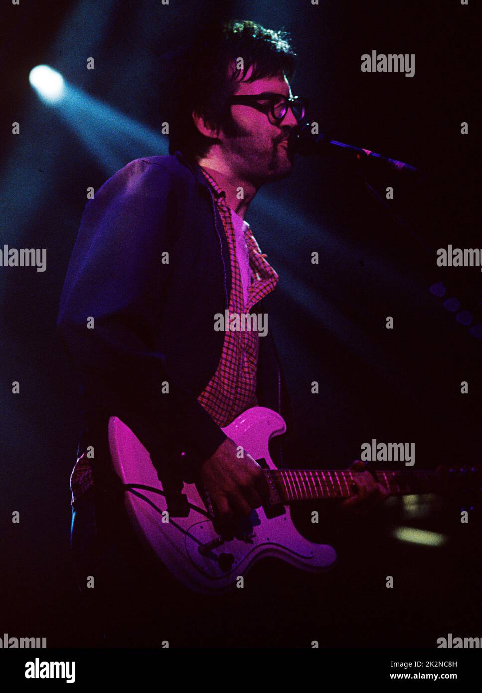 EELS ; Mark Oliver Everett, E (voix) ; vivre à Shepherd's Bush Empire , Londres, Royaume-Uni ; Mai 1997 ; crédit : Mel Longhurst / Performing Arts Images ; www.performingartsimages.com Banque D'Images