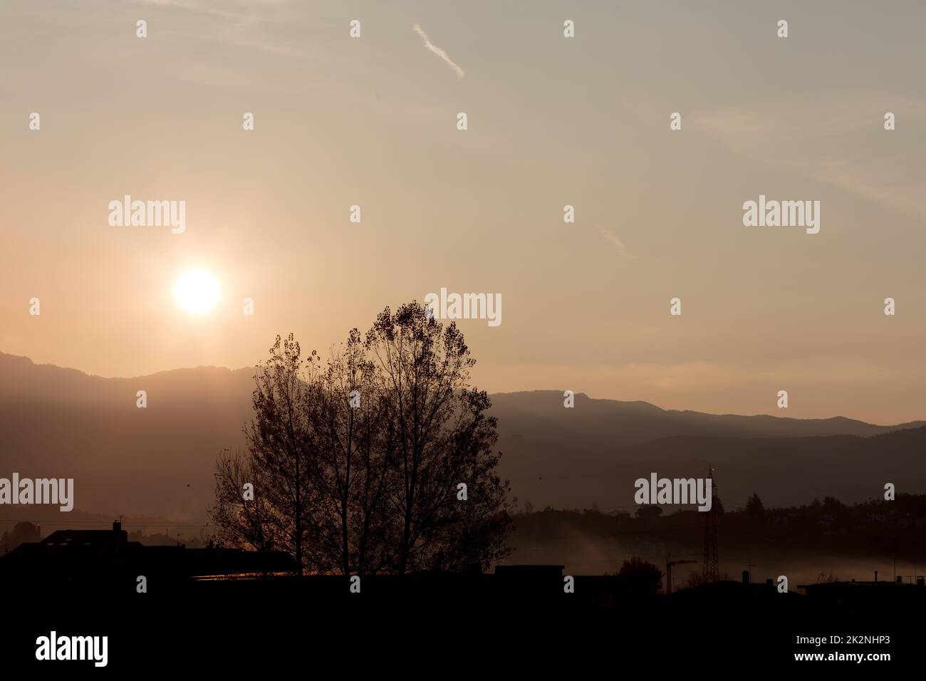 Papier peint ou fond d'écran du nord de l'Italie lever du soleil dans la montagne Banque D'Images