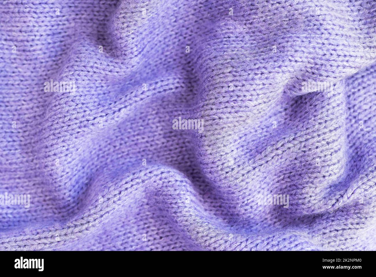 Fond de texture violet très peri, motif textile naturel. Arrière-plan, photo horizontale, place pour une inscription. Banque D'Images