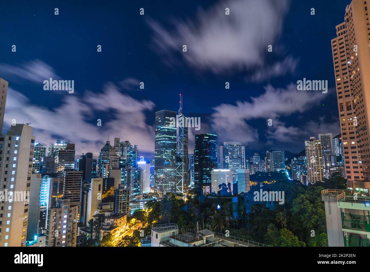Des gratte-ciels de la nuit de la région administrative spéciale de Hong Kong vue Banque D'Images