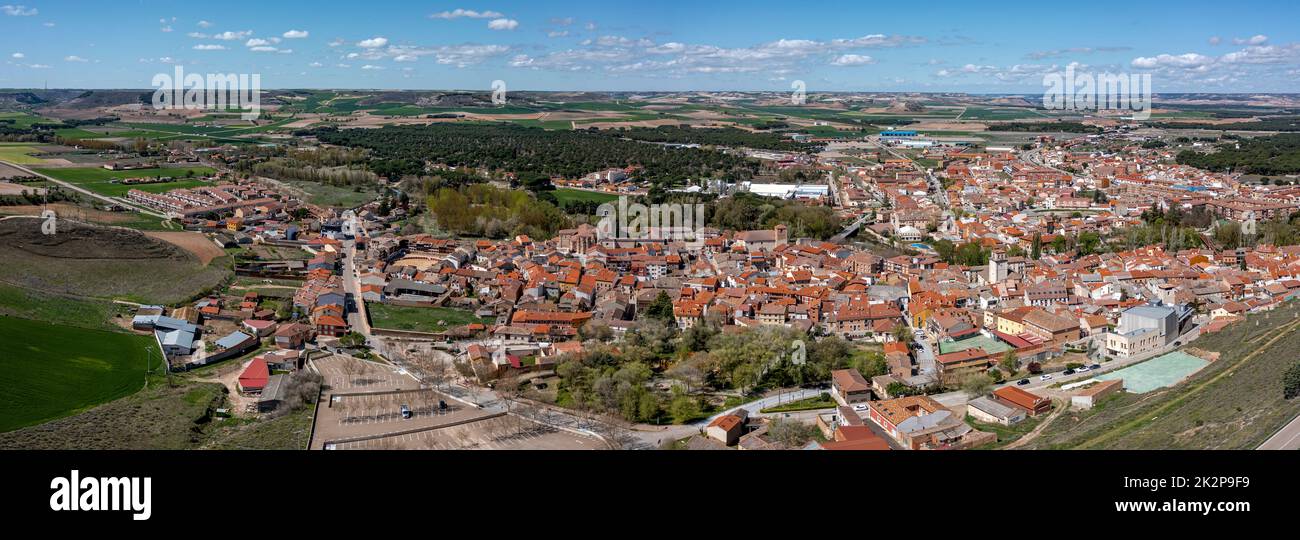 Vue panoramique générale depuis le château de la ville de Penafiel, Espagne Banque D'Images