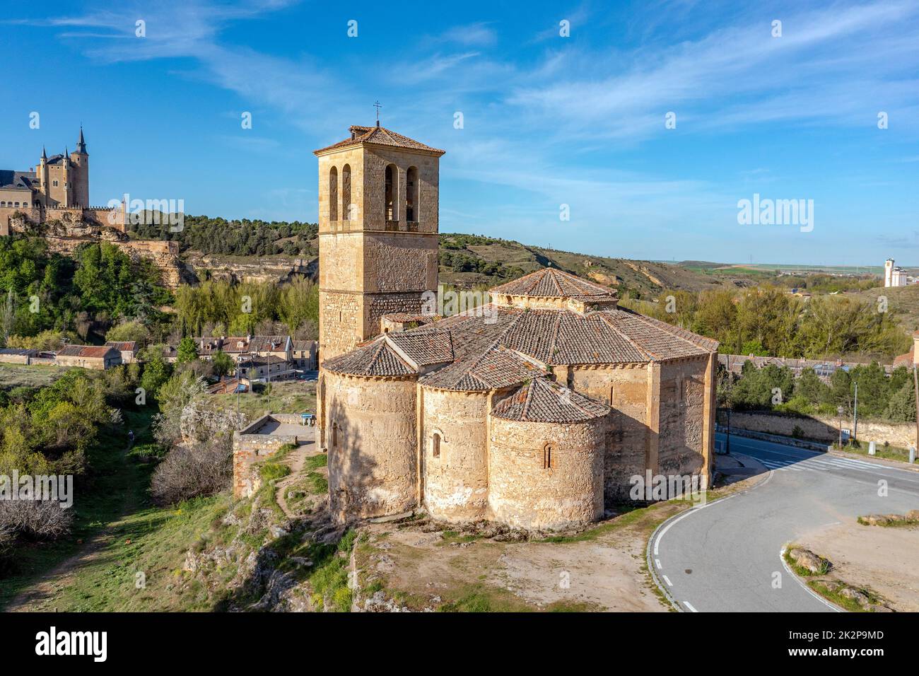 Vue sur l'église de Vera Cruz dans la ville de Segovia, Espagne, détail des apses Banque D'Images