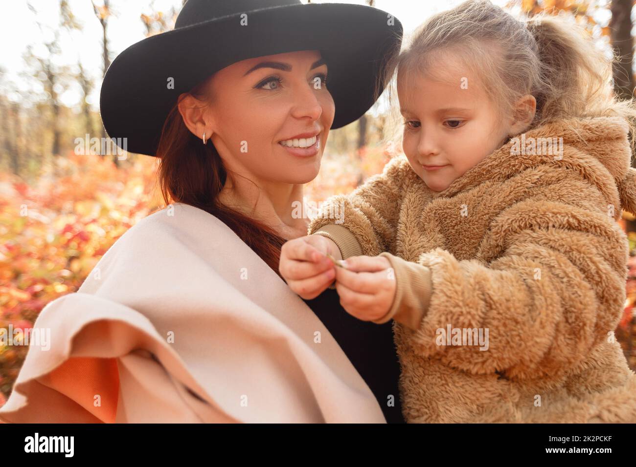 Mère et fille girl having fun Banque D'Images