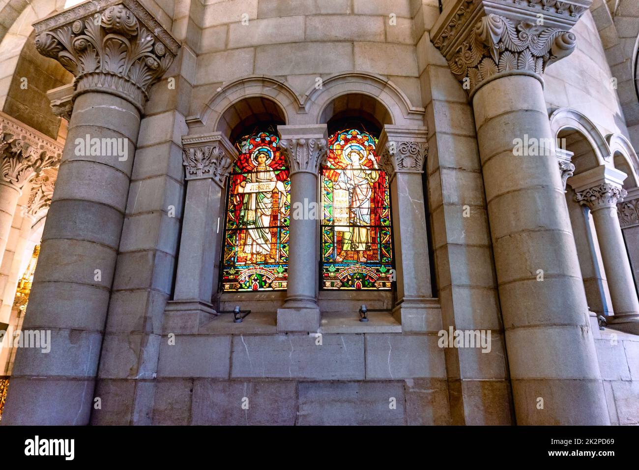 Crypte de la cathédrale d'Almudena, Madrid, Espagne, 2022. Exclusivité Alamy Banque D'Images