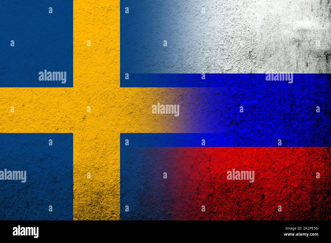 Drapeau national de la Fédération de Russie avec drapeau national du Royaume de Suède. Grunge l'arrière-plan Banque D'Images