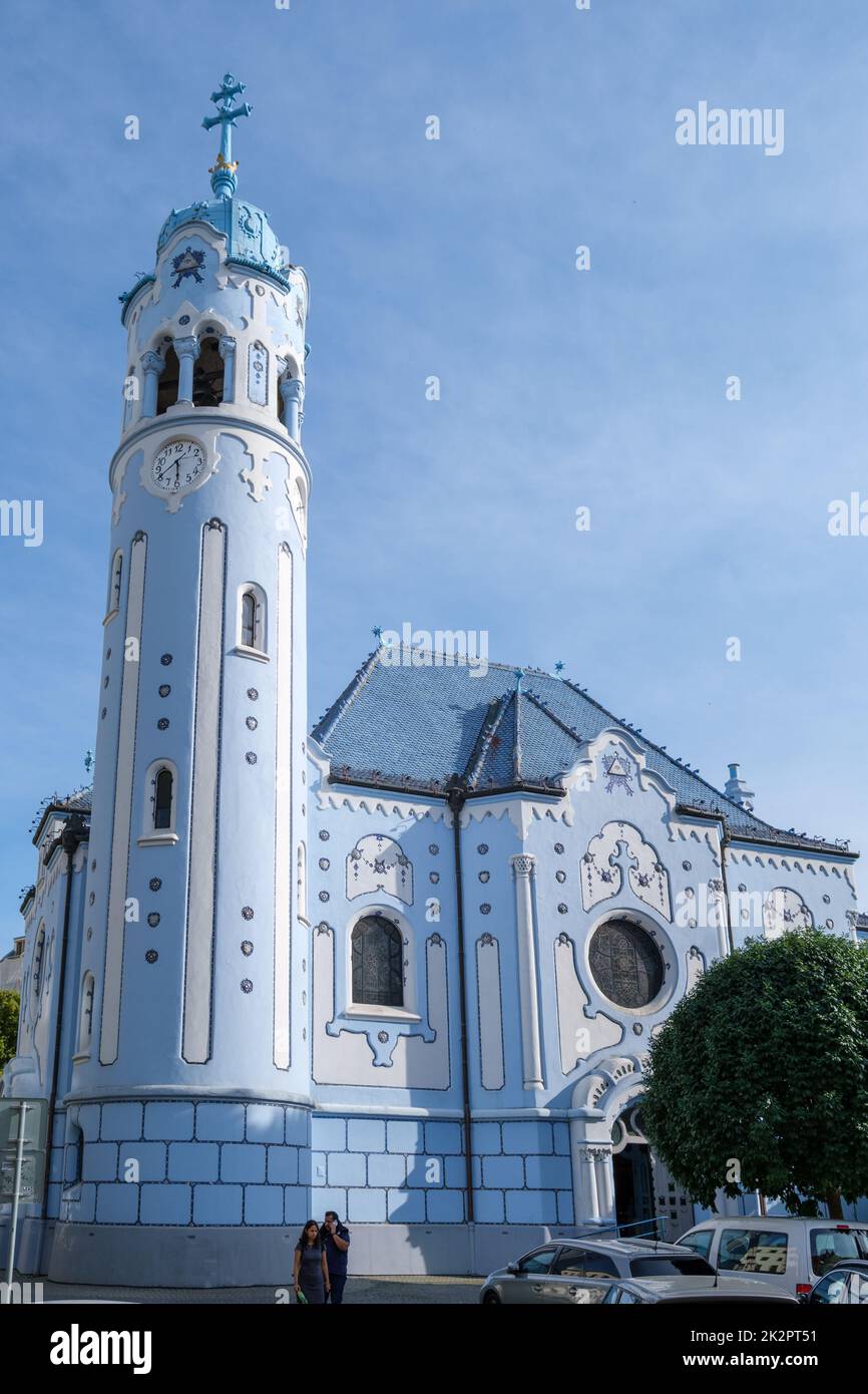 L'église bleue cinématographique de Bratislava, Slovaquie, un cliché vertical Banque D'Images