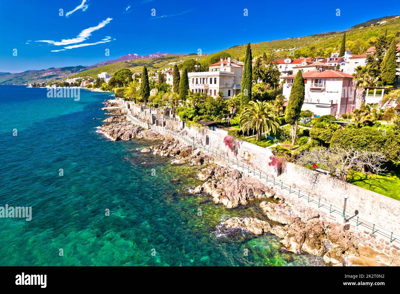 Lungomare pittoresque promenade côtière près d'Opatija et de Volosko vue aérienne Banque D'Images