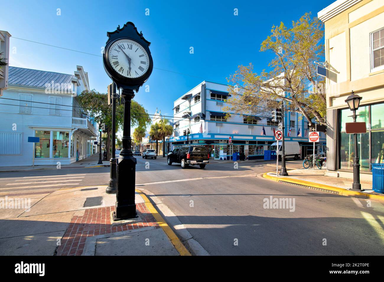 Vue sur la rue Duval célèbre de Key West, au sud de Florida Keys Banque D'Images Vue sur la rue Duval célèbre de Key West, au sud de Florida Keys Banque D'Images