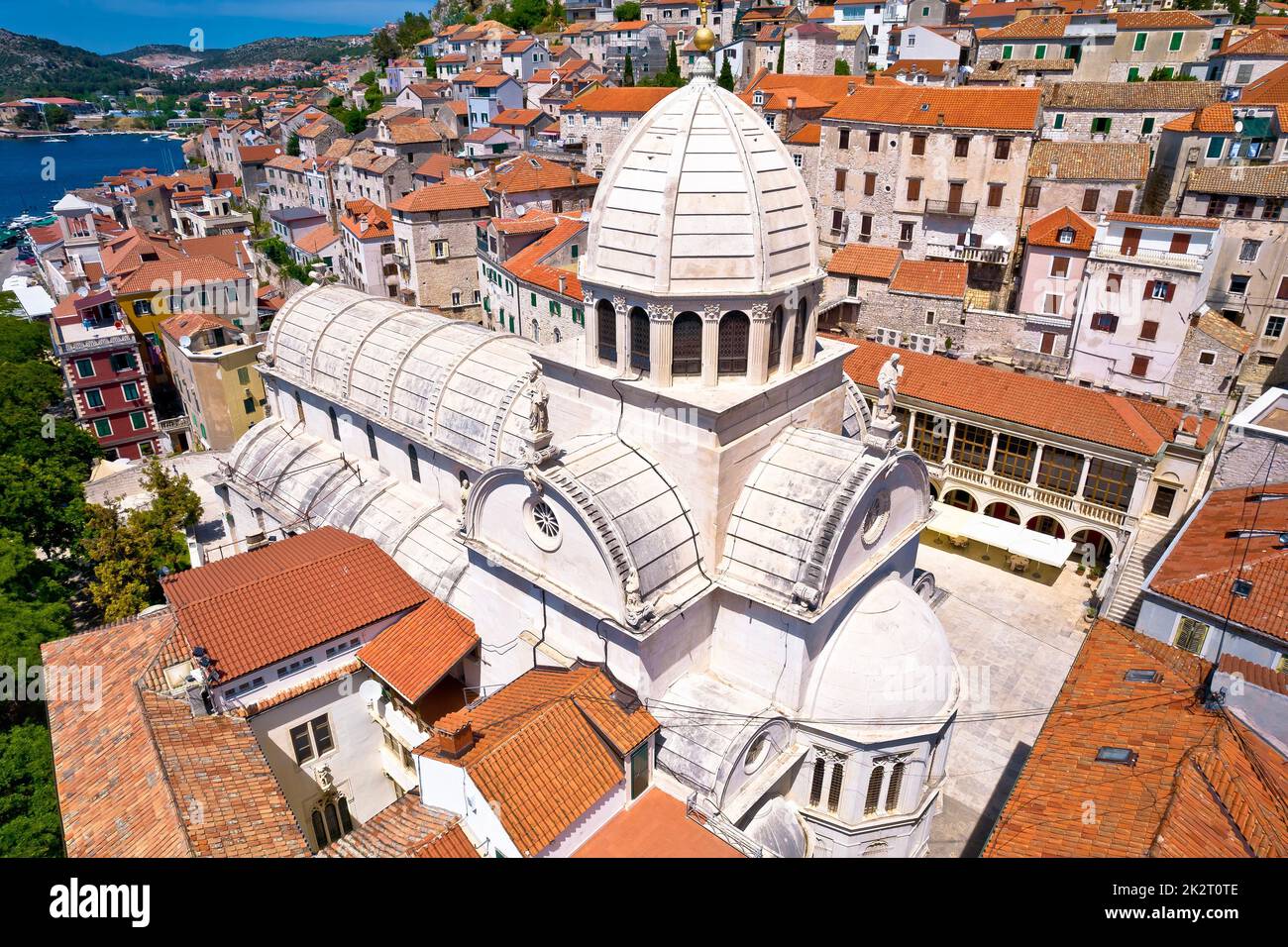 Vue aérienne de la cathédrale de Sibenik saint James, site classé au patrimoine mondial de l'UNESCO Banque D'Images