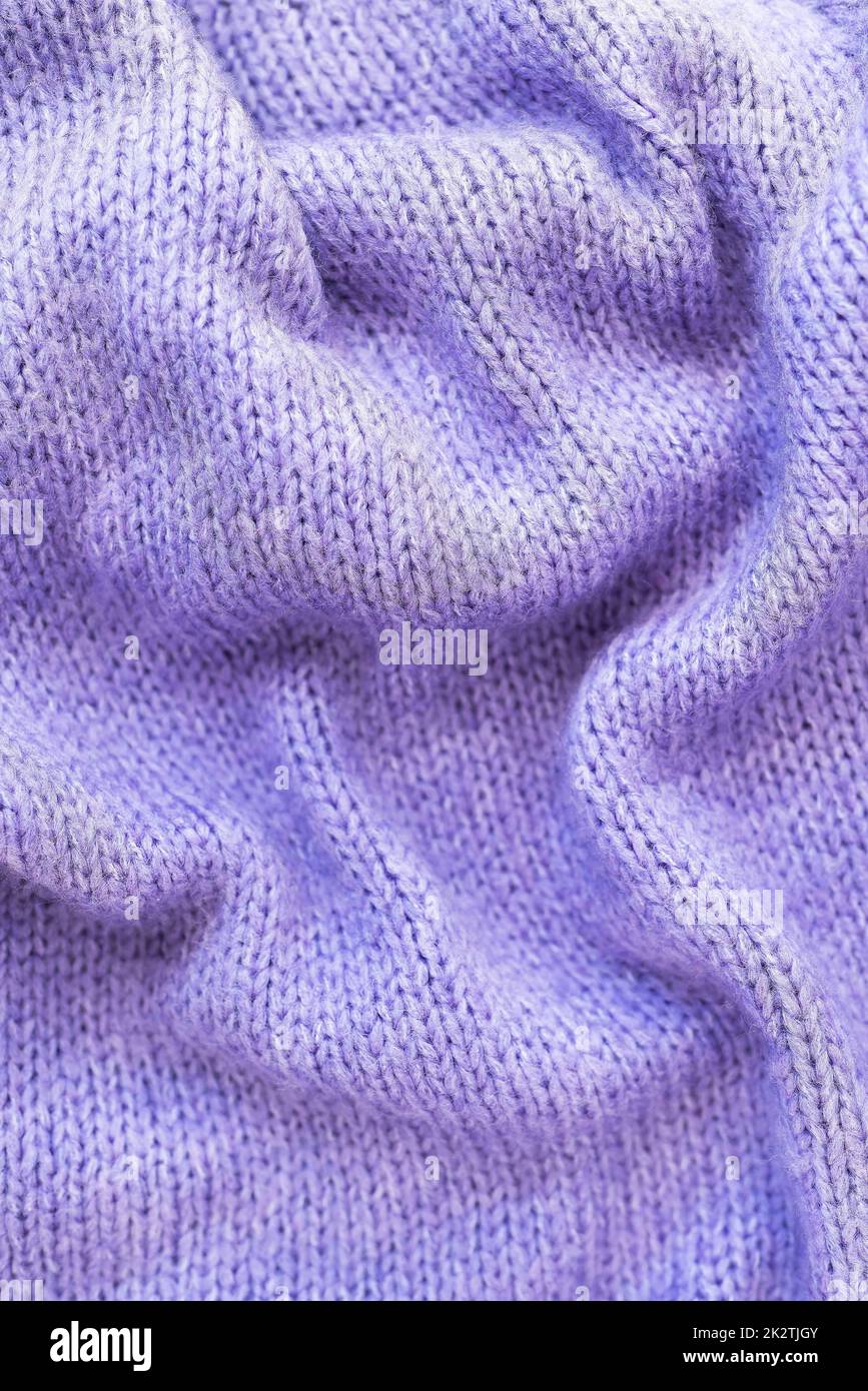 Fond de texture violet très peri, motif textile naturel. Arrière-plan, photo verticale, place pour une inscription. Banque D'Images