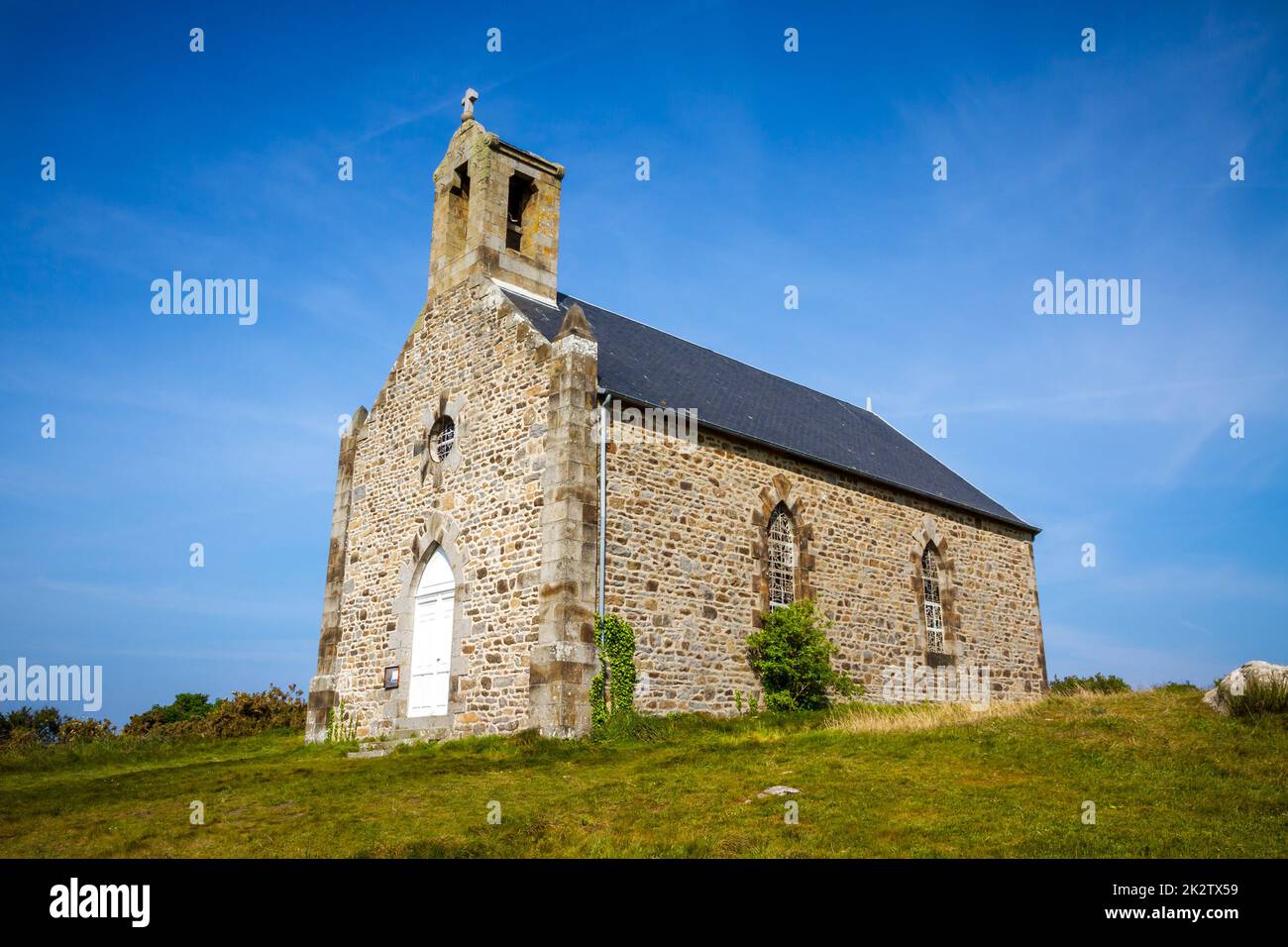 Ancienne église sur l'île de Chausey, Bretagne, France Banque D'Images