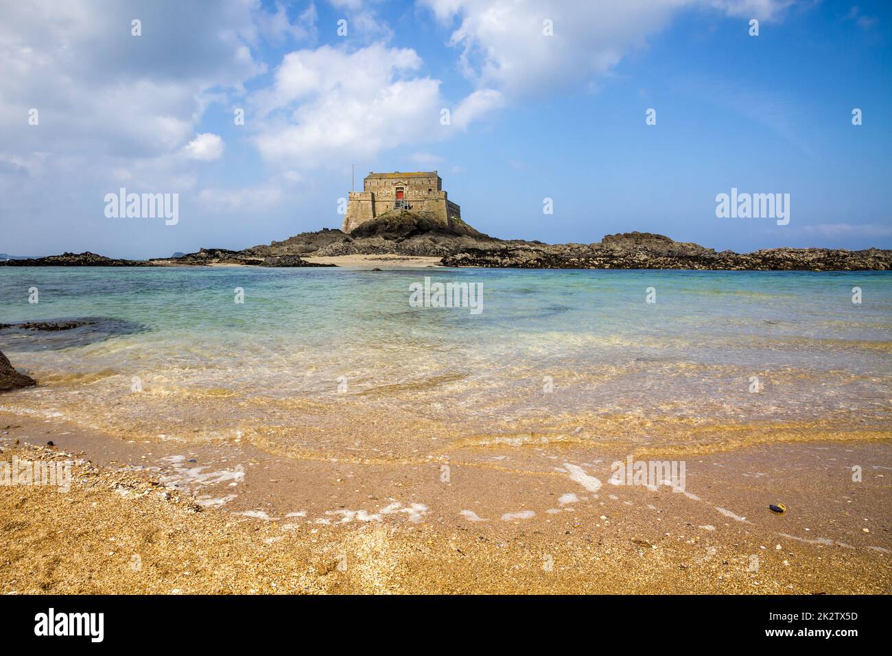 Castel fortifié, fort du petit be, plage et mer, ville de Saint-Malo, Bretagne, France Banque D'Images