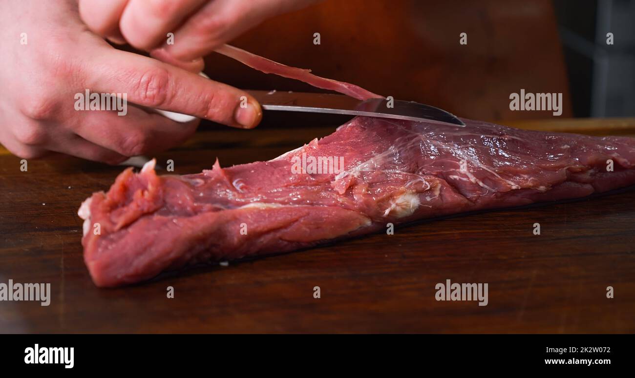 Viande de bœuf crue fraîche comme préparation avant cuisson. Banque D'Images