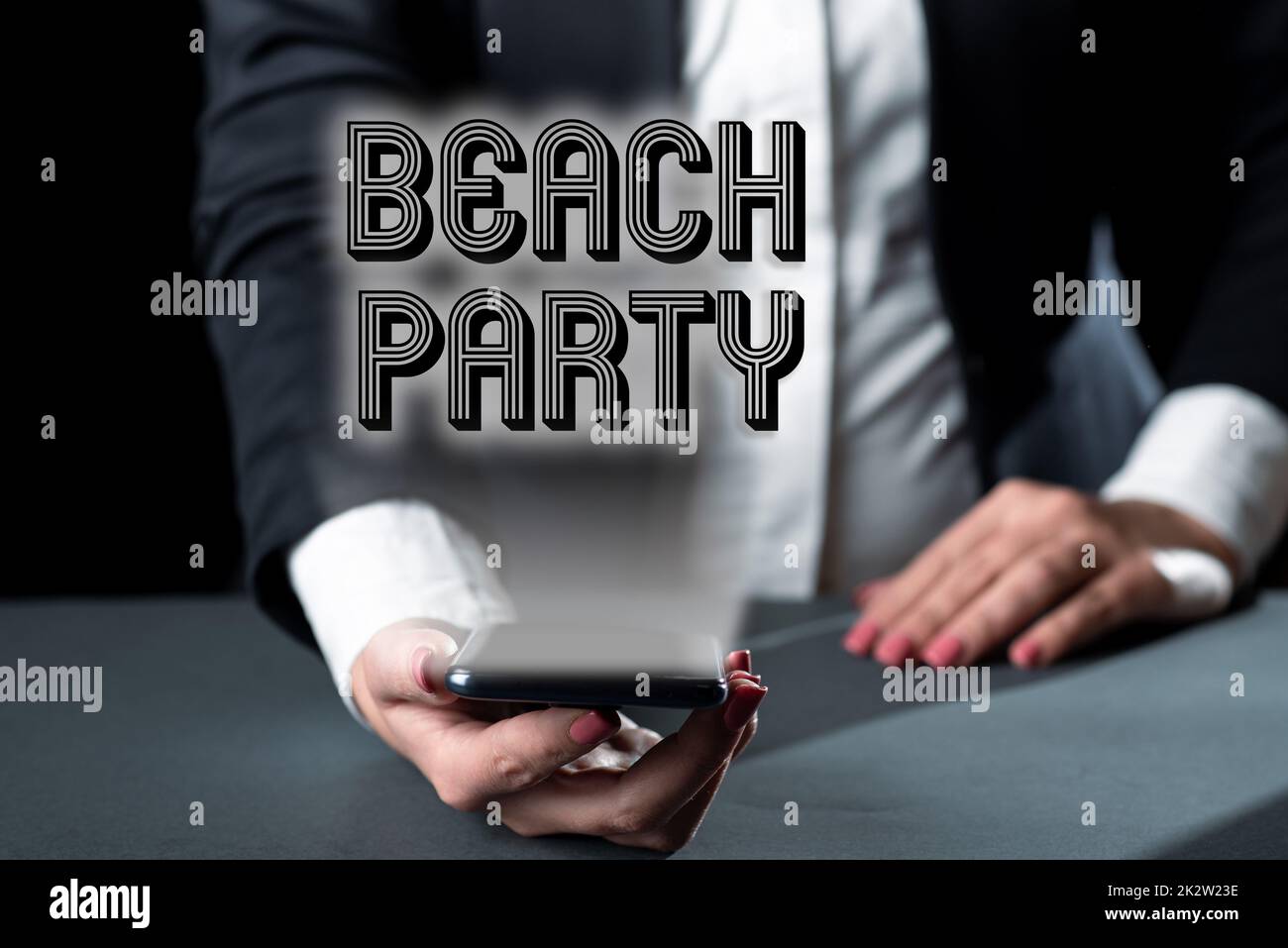 Exposition conceptuelle Beach Party. Concept d'affaires petit ou grand festival tenu sur les rives de la mer généralement portant le bikini -47862 Banque D'Images